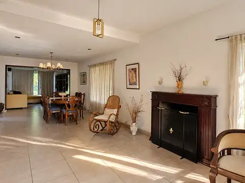 Casa 5 ambientes con 3 baños