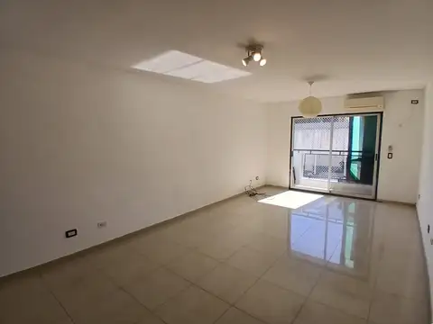 Pueyrredón 2100, Piso 1