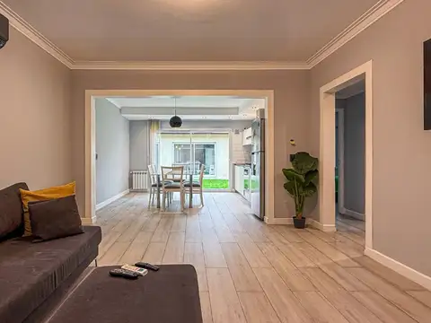 VENTA  CASA 3 AMB QUINCHO CONSTITUCION RECICLADA
