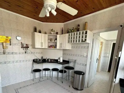 Departamento 6 ambientes con 3 baños