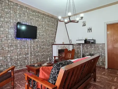 Casa 3 ambientes con 1 baño