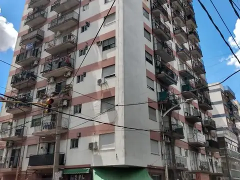 DPTO AL FTE 3 AMB. CON COCHERA RAMOS MEJIA