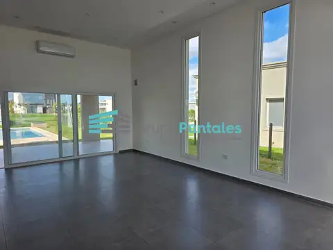 Casa a estrenar en Barrio San Felipe Canning con 3 dormitorios y piscina