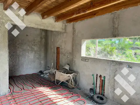 Casa 5 ambientes con 2 baños