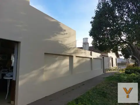 Casa 5 ambientes con 2 baños