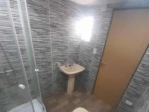 Depto Tipo Casa en Alquiler en Villa Luzuriaga, $ 490.000
