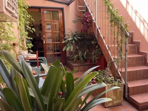 Venta PH Las Cañitas con patio y terraza con cochera opcional 