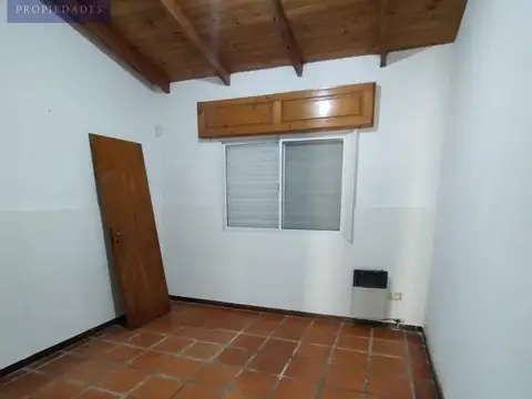 Casa en Alquiler con 1 cochera
