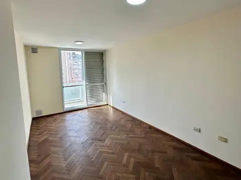 Italia 1600, Piso 7