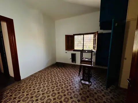 Casa 5 ambientes con 2 baños