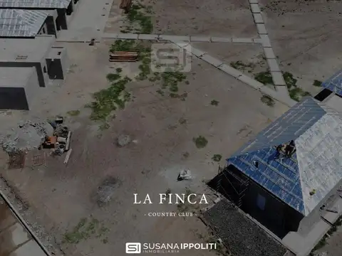 Terreno en venta en La Finca Country Club Funes de 800m2