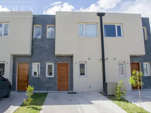 Impecable duplex en alquiler en Spring Park, Pilar