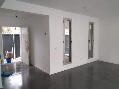 Depto Tipo Casa en Venta en Ituzaingó, USD 220.000