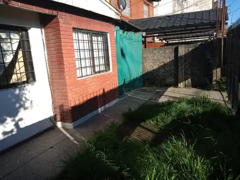 Casa en Alquiler en Castelar, $ 650.000