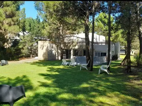 Casa en Venta con 5 cocheras