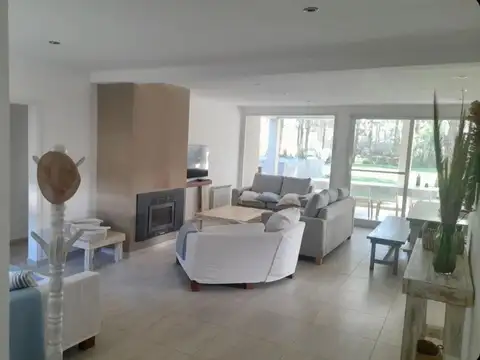 Casa en Venta en Barrio Cerrado Costa Esmeralda, USD 280.000