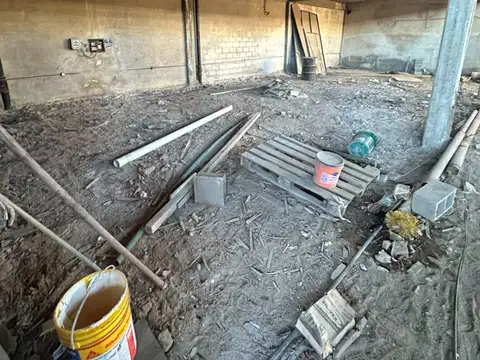Galpon en Venta 57  mts Fondo