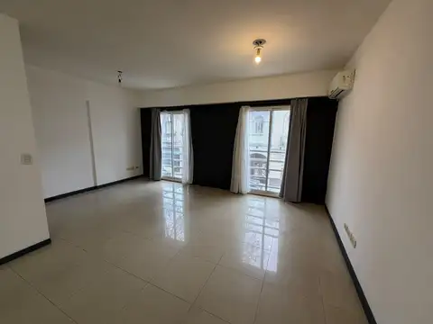 Departamento en Alquiler en Monserrat, $ 400.000