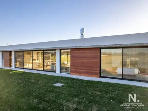 Casa 4 ambientes con 3 baños