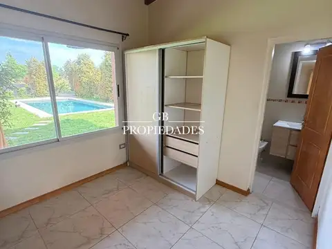 Casa en Alquiler con 4 cocheras