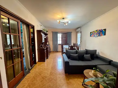 Sarmiento 1700, Piso 1