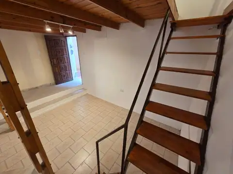 Depto Tipo Casa en Alquiler de 3 ambientes