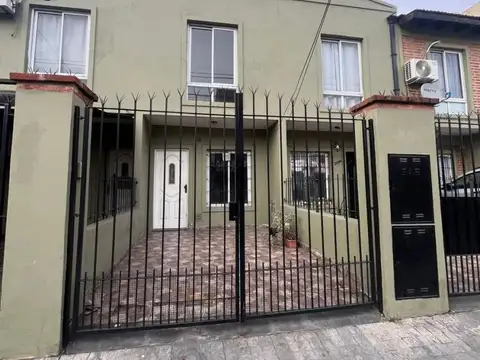 Casa - Alquiler - Argentina, La Matanza - venezuela 3000