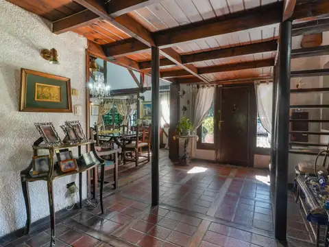 Casa 5 ambientes con 3 baños