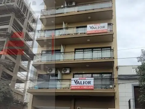 Departamento venta Floresta monoambiente divisible patio y balcon c/renta Cochera opcional