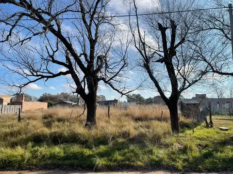 Terreno en Victoria entre Rondeau y Azcuenaga.