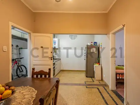 Pje. Beazley 100, Piso 0