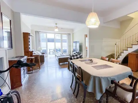 Casa 6 ambientes con 3 baños