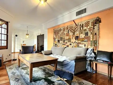 Departamento de 4 amb. con dependencia estar patios y cochera Caballito