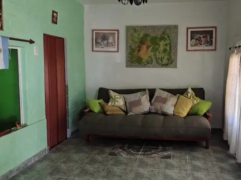 Casa 3 ambientes con 2 baños