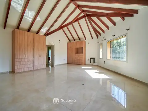 Casa 4 ambientes con 2 baños