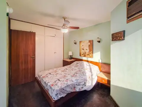 Casa en Alquiler con 3 cocheras