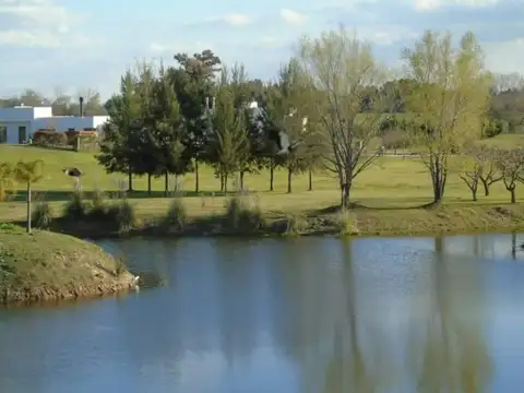 Venta de Lote en Chacras de la Reserva Barrio Privado, Campana