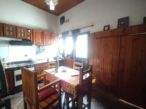 Casa 4 ambientes con 1 baño