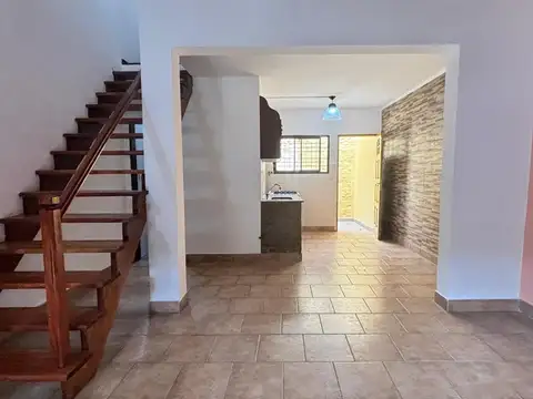 Depto Tipo Casa en Alquiler de 2 ambientes