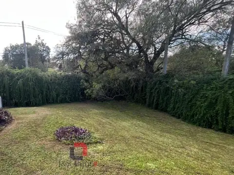 Casa en Venta con 4 cocheras