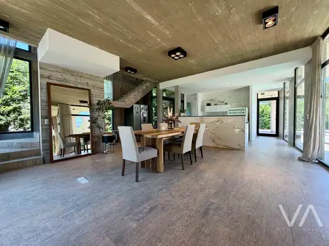 Casa 4 ambientes con 2 baños