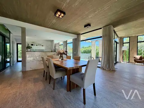 Casa contemporanea con 3 dormitorios. Arenas del Sur.