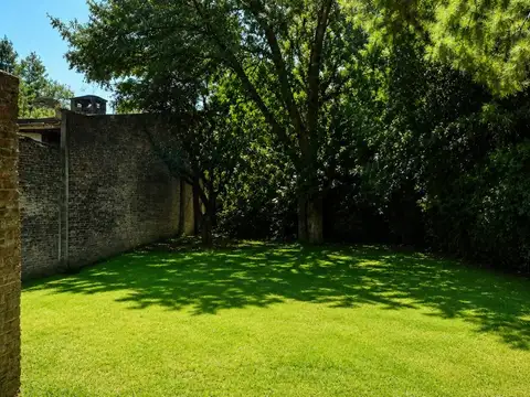 Casa en Venta con 3 cocheras