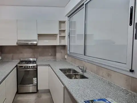 Departamento en Venta en Parque Chacabuco, USD 235.000
