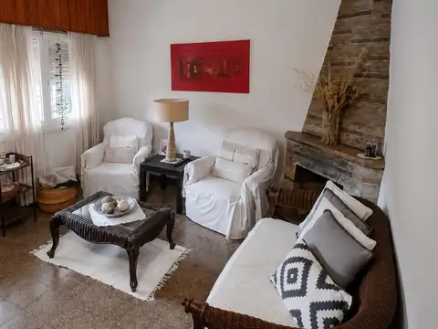 Casa 5 ambientes con 1 baño