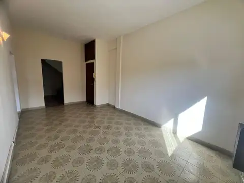 Depto Tipo Casa en Alquiler en Villa Bonich, $ 600.000