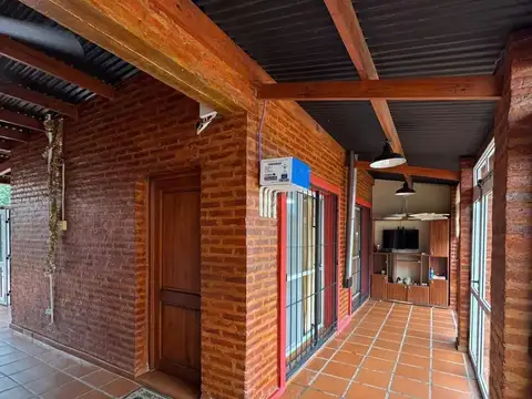 Casa en venta - 3 Dormitorios 2 Baños - 705mts2 - Chivilcoy
