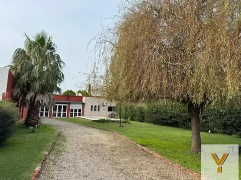 Casa en venta - 3 Dormitorios 2 Baños - 705mts2 - Chivilcoy