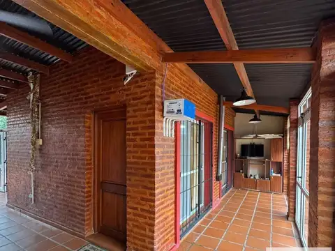 Casa en venta - 3 Dormitorios 2 Baños - 705mts2 - Chivilcoy