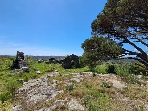 5 HAS EN UN LUGAR ÚNICO Y CON HISTORIA PARA RECONSTRUIR